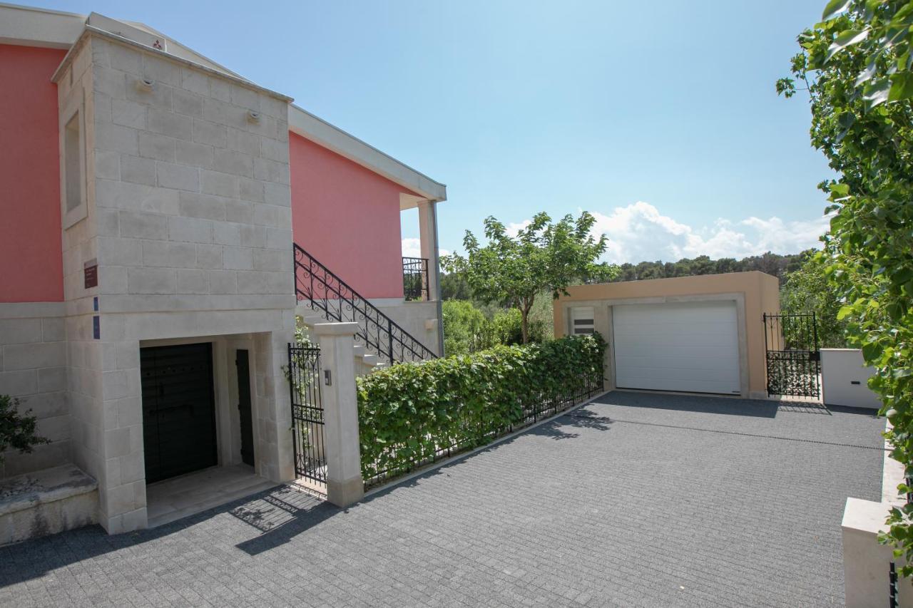 Apartment Vila Volicija มาคาร์สกา ภายนอก รูปภาพ