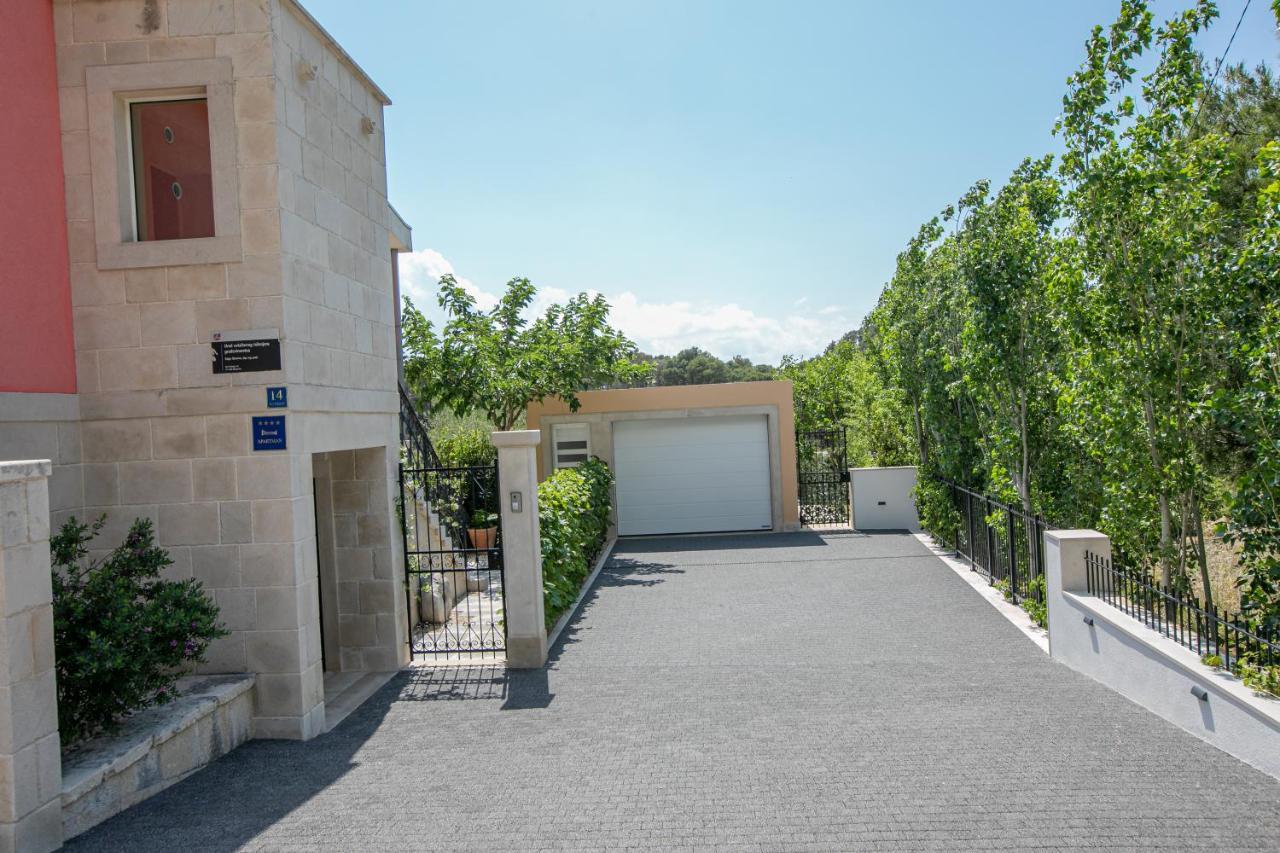 Apartment Vila Volicija มาคาร์สกา ภายนอก รูปภาพ