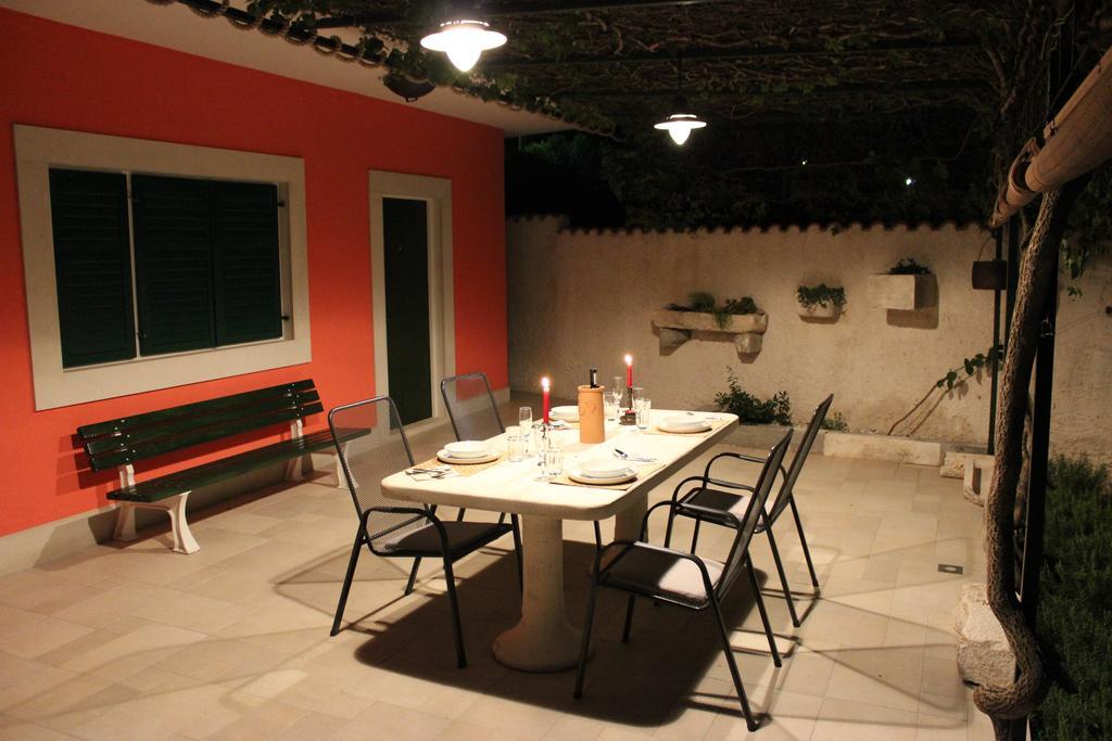 Apartment Vila Volicija มาคาร์สกา ภายนอก รูปภาพ